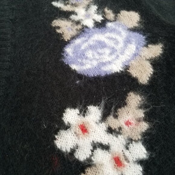 Forever 21 Black Floral Short Cardigan Sweater LARGE Red Blue Fuzzy Soft - Picture 11 of 15